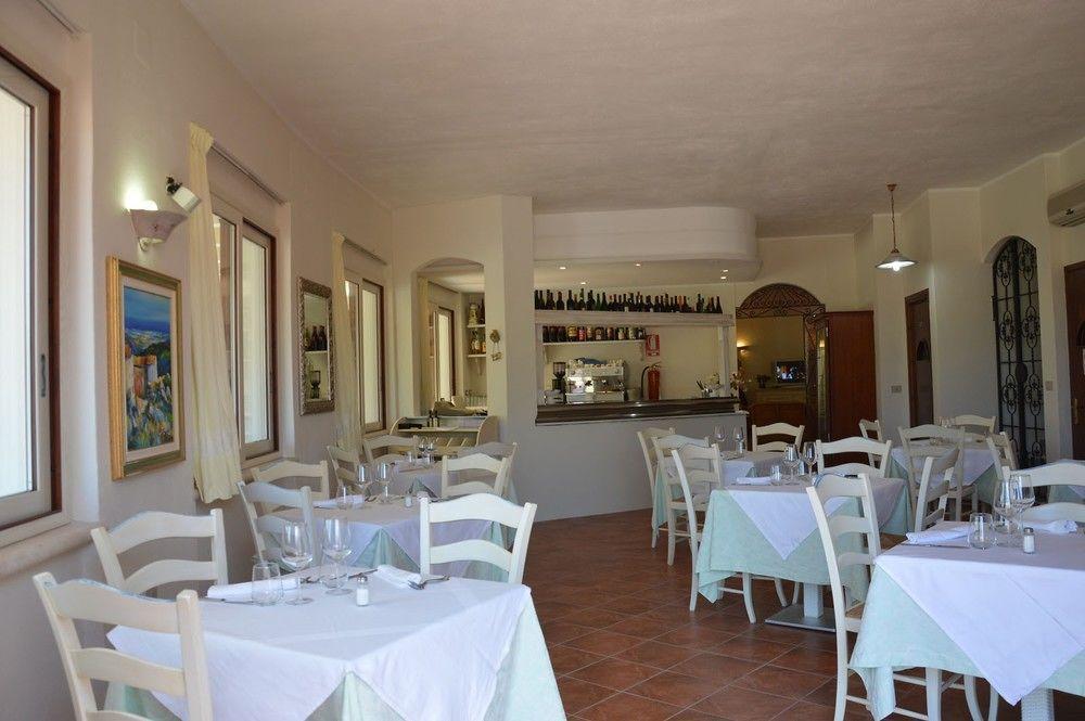 Hotel La Palma San Teodoro  Exterior photo