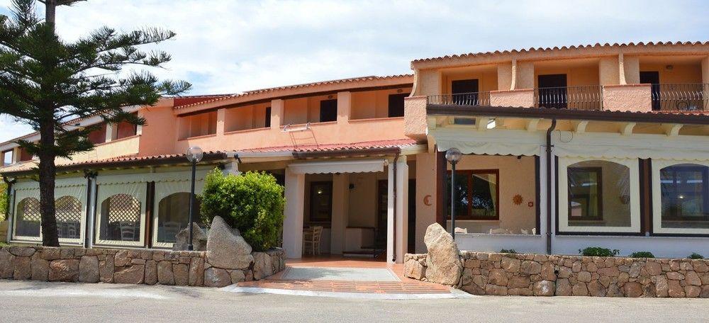 Hotel La Palma San Teodoro  Exterior photo
