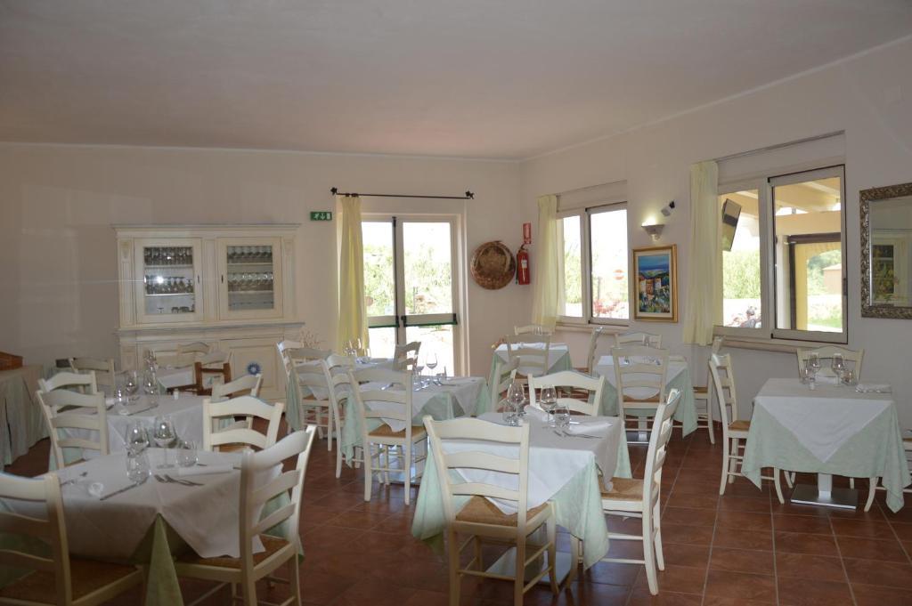 Hotel La Palma San Teodoro  Exterior photo